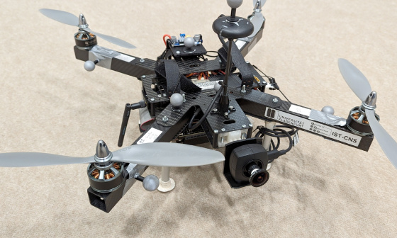 Quadcopter con cámara USB3 uEye LE de IDS