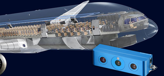 Parte delantera de un avión con vista al interior de la cabina y la cámara Ensenso 3D en primer plano.