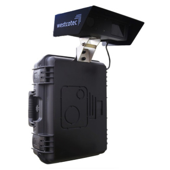 Medidor de velocidad Westcotec negro con cámara industrial para un procesamiento preciso de imágenes.
