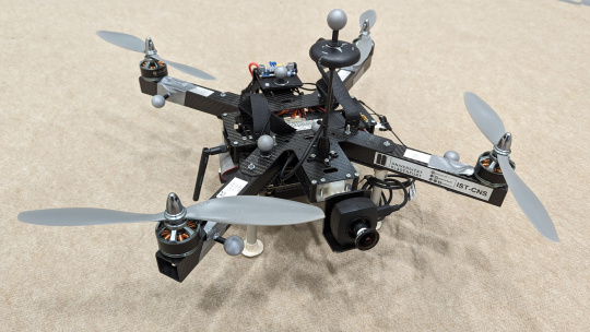 Quadcopter, equipado con cámara USB3 uEye LE