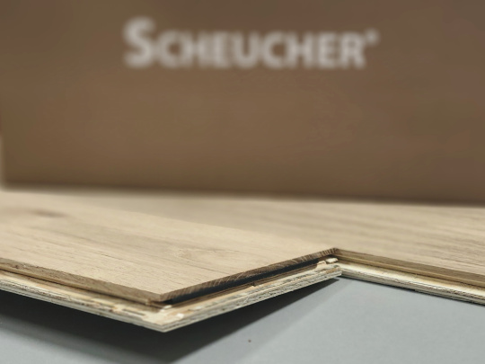 Conexión de clic para parquet preacabado