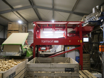 Zona de inspección de Farmsort.one con cámaras para la clasificación de patatas.