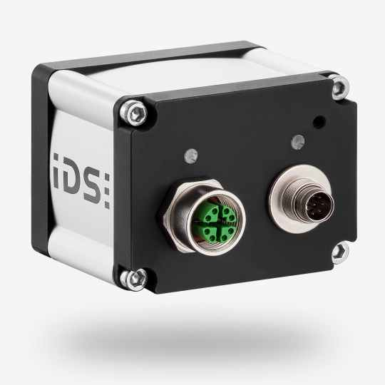 Cámara industrial IDS uEye FA vista trasera angular con conexiones.