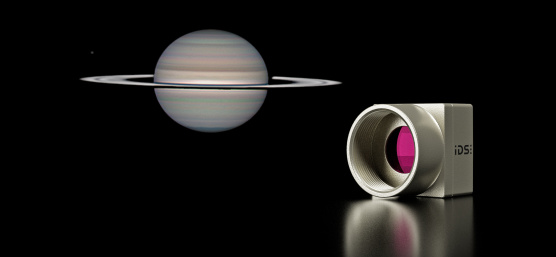 Cámara industrial uEye XCP con exposición telescópica de Saturno al fondo